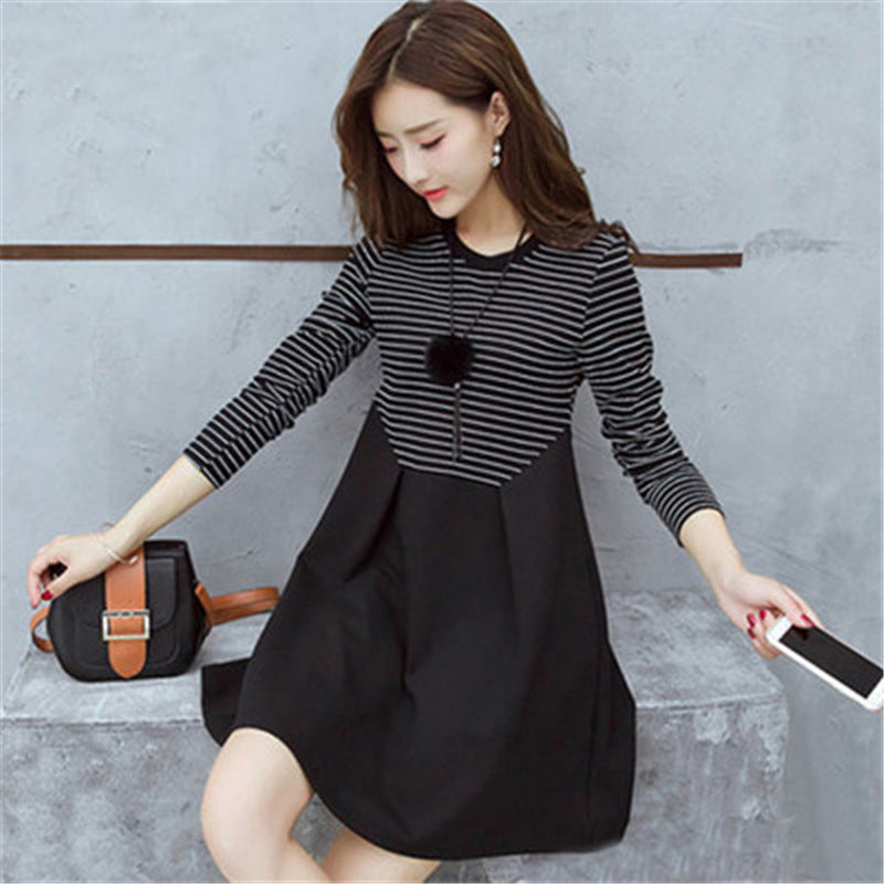 Black And White Striped Mid-Length Maternity Dress